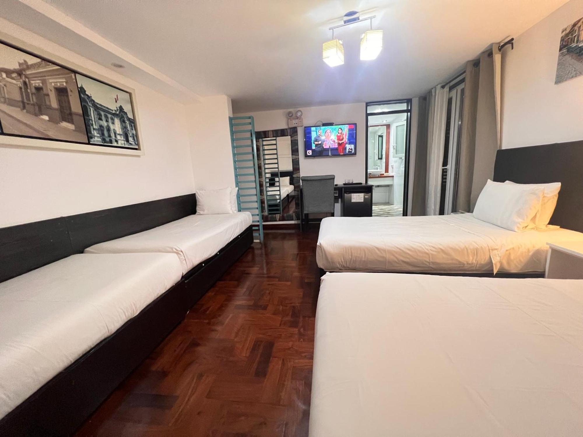 La Casa Del Viajero Bed & Breakfast Lima Bagian luar foto